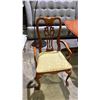 Image 4 : DINING TABLE WITH 6 UPHOLSTERED CHAIRS & TABLE LEAF
