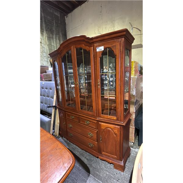 AMERICAN DREW MIRRORED BACK CHINA CABINET WITH DISPLAY LIGHTS, GLASS SHELVES & GOLD ACCENTS