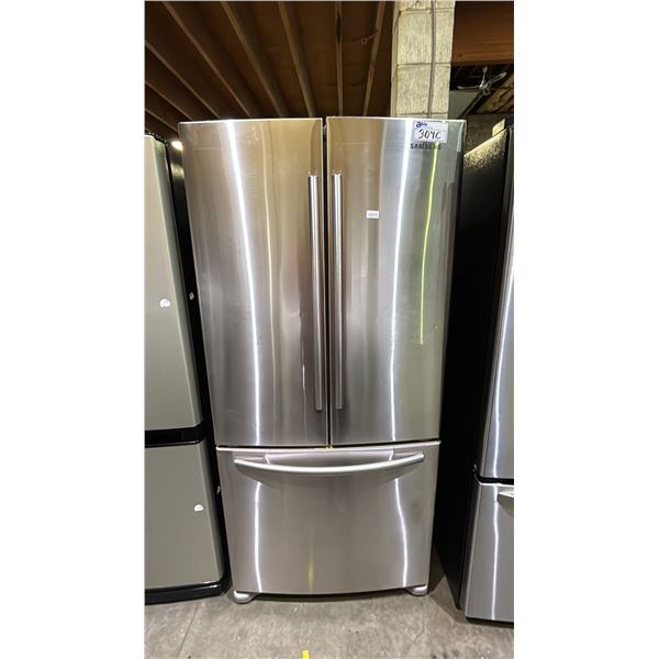 SAMSUNG STAINLESS STEEL FRENCH DOOR FRIDGE WITH ROLLOUT FREEZER 32"W