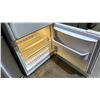 Image 3 : MAYTAG PERFORMA SWING OUT FRIDGE 29.5"W