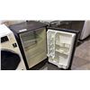 Image 2 : DANBY DESIGNER BAR FRIDGE