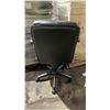 Image 2 : ROLLING OFFICE CHAIR (SCUFFS & SCRATCHES)