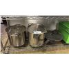 Image 2 : SHELF OF ASSORTED COOKWARE & STORAGE BINS
