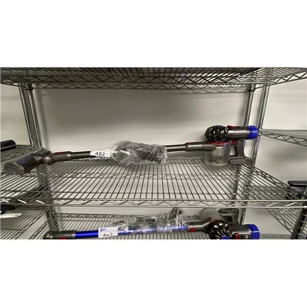 DYSON V7 ORIGIN CORDLESS VACUUM WITH (2) BATTERIES, CHARGER & ACCESSORIES