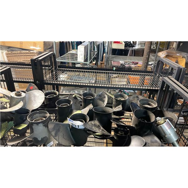 SHELF OF ASSORTED PROPELLERS & TURNING POINT PROPELLER STAND