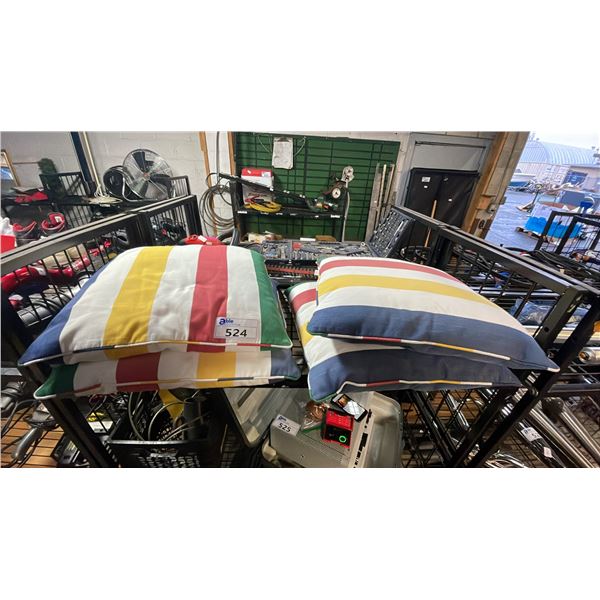 4 CUSHIONS