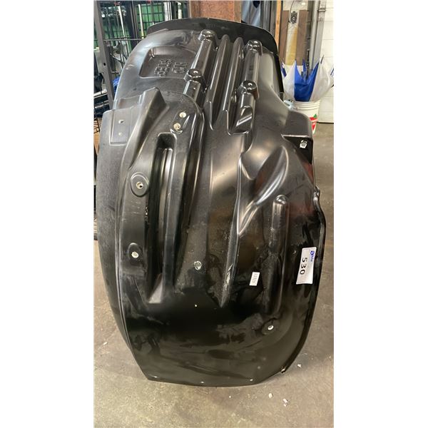 AUTOMOTIVE BODY PIECE (CRACKED)