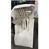 Image 2 : AUTOMOTIVE BODY PIECE (CRACKED)
