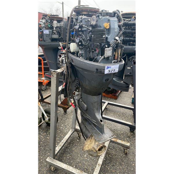 YAMAHA T60TLRD 60 HP OUTBOARD MOTOR WITH PORTABLE MOTOR STAND *NO TOP COVER, UNKNOWN WORKING