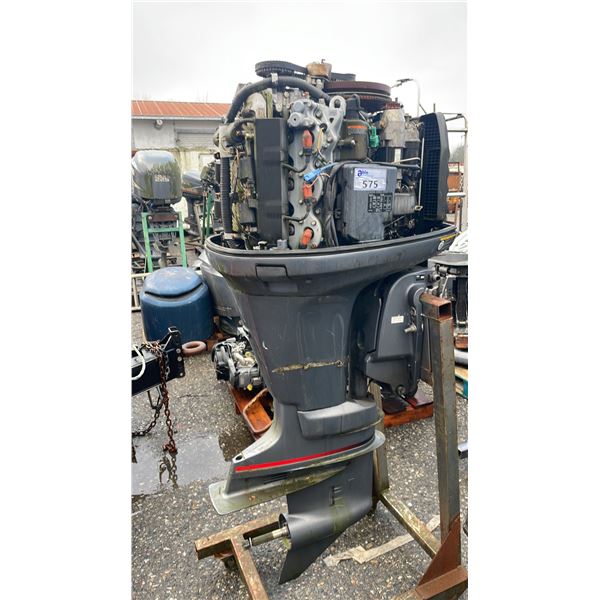 YAMAHA Z150TXRB 150 HP OUTBOARD MOTOR ON PORTABLE MOTOR STAND *NO TOP COVER, UNKNOWN RUNNING
