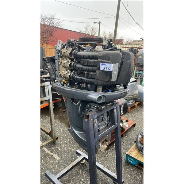 YAMAHA F225TXRF 225 HP OUTBOARD MOTOR ON PORTABLE MOTOR STAND *NO TOP COVER, UNKNOWN RUNNING