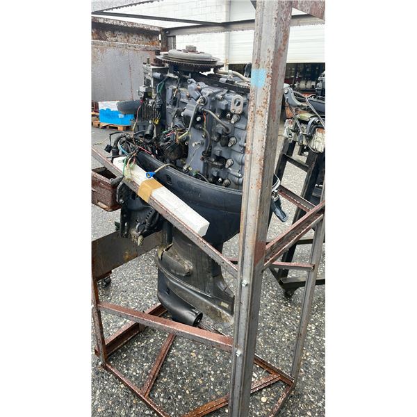 YAMAHA F50TLRB 50 HP OUTBOARD MOTOR ON MOTOR STAND *NO TOP COVER, UNKNOWN RUNNING CONDITION*