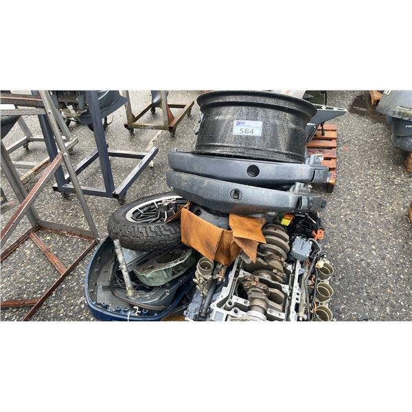 PALLET OF ASSORTED OUTBOARD MOTOR & MOTORCYCLE PARTS *UNKNOWN RUNNING CONDITION*