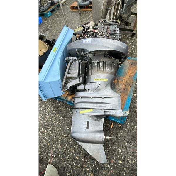 PALLET OF YAMAHA F150TXRC 150 HP OUTBOARD MOTOR  & BOAT BENCH *NO COVER, UNKNOWN RUNNING CONDITION*