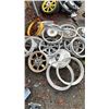 Image 2 : PILE OF ASSORTED MOTORCYCLE RIMS