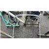 Image 1 : (2) ALUMINUM BOAT ARCHES