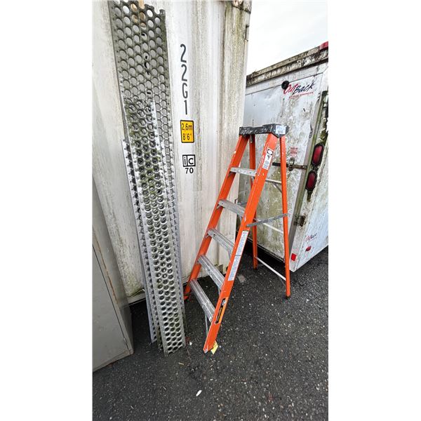 6' ALUMINUM STEP LADDER