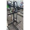 Image 3 : MULTI-SIDED STAND