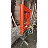 Image 2 : HYDRAULIC SHOP PRESS ON METAL STAND *UNKNOWN WORKING CONDITION*