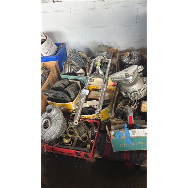 PALLET OF ASSORTED MOTORCYCLE PARTS