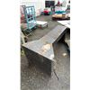 Image 2 : METAL TABLE 62" X 30" X 26"