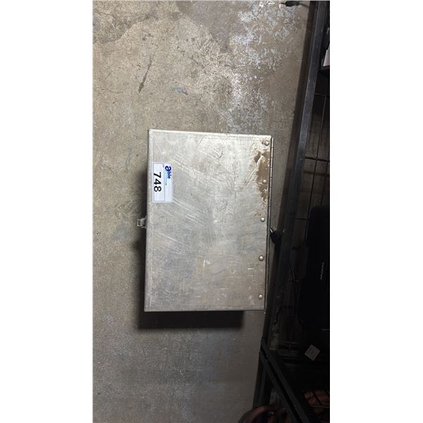 METAL BOX OF DRAWER SLIDERS