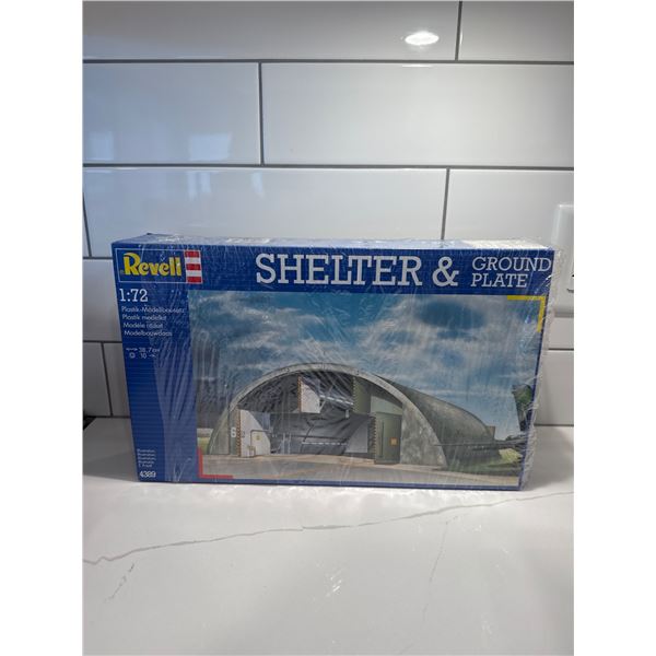 Revell 1:72 scale Shelter and Ground plate sealed