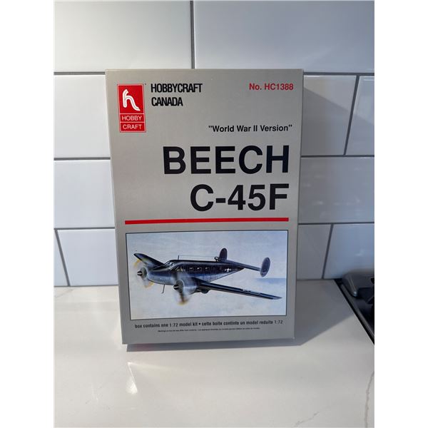 Hobbycraft  1:72 scale Beech C-45 F