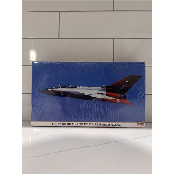 Hasegawa 1:72 scale Tornado GR Mk.1 "Defence Research Agency" Sealed