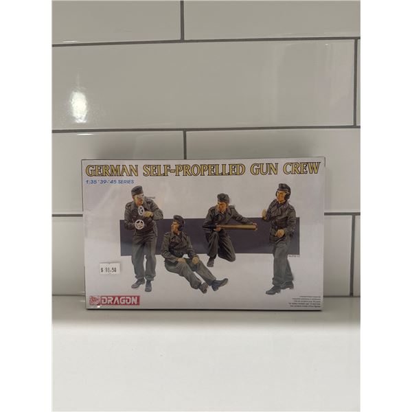 Dragon 1:35 scale German Self-Propelled Gun Crew Sealed