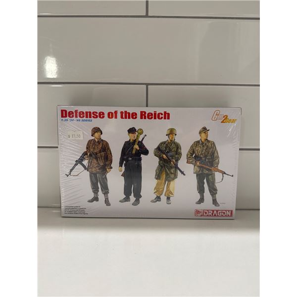 Dragon 1:35 scale Defense of The Rich Sealed