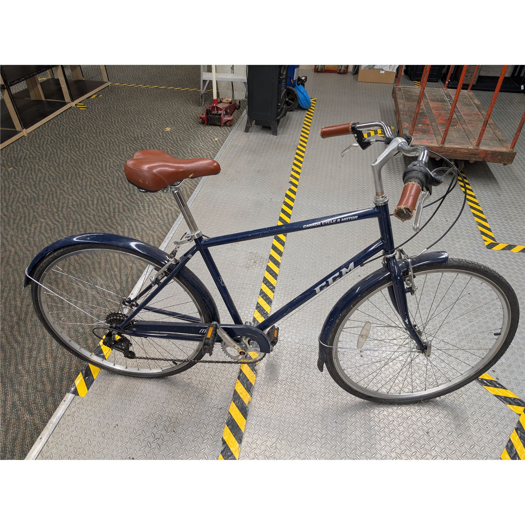 CCM 7 Speed Cruiser Bike