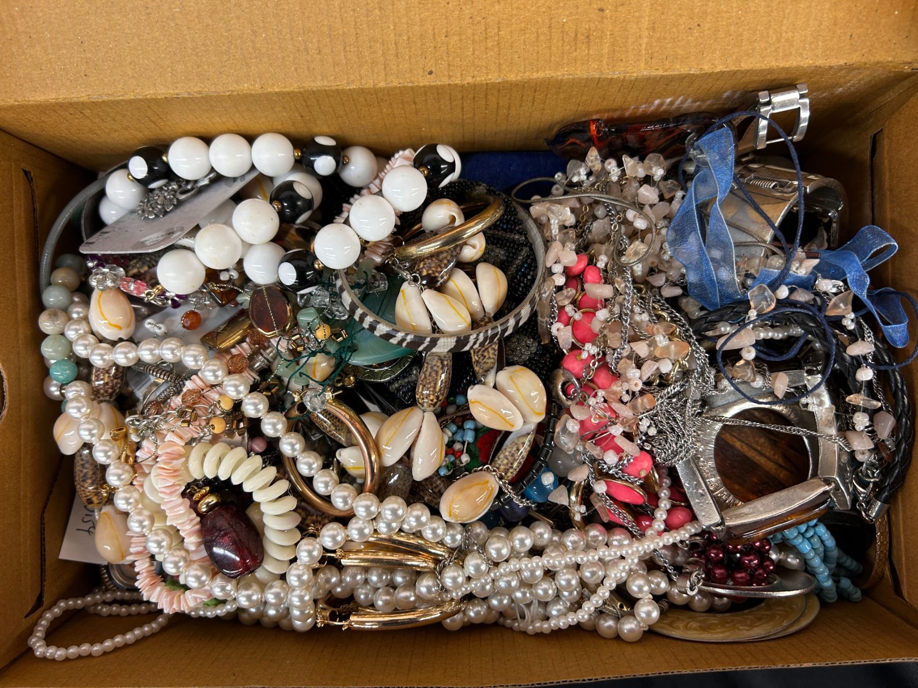 7lbs of Unsorted Costume Jewelry