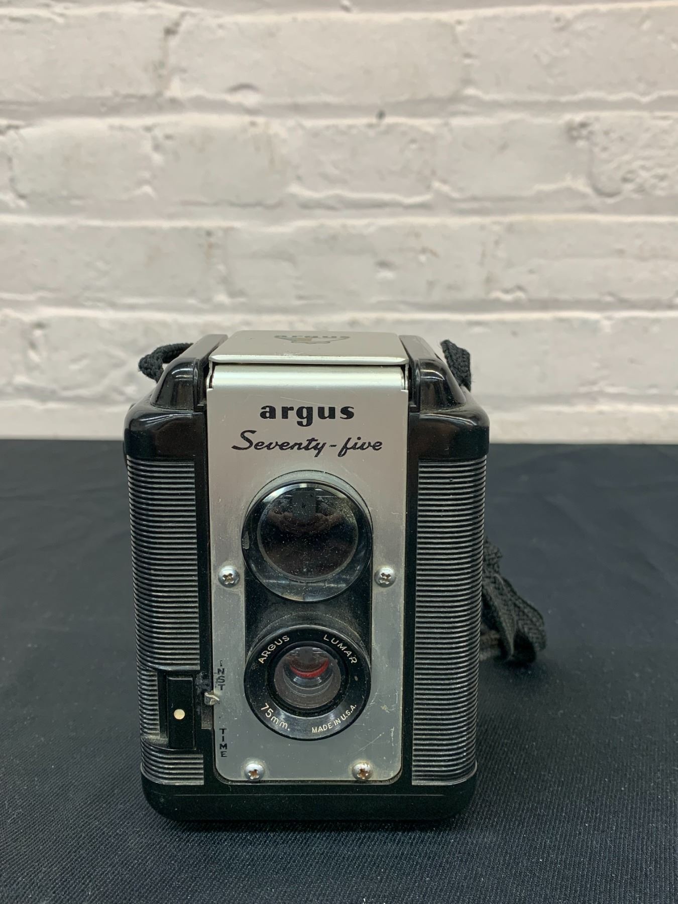 Argus Seventy-Five 75 TLR 620 Film Camera circa 1950s