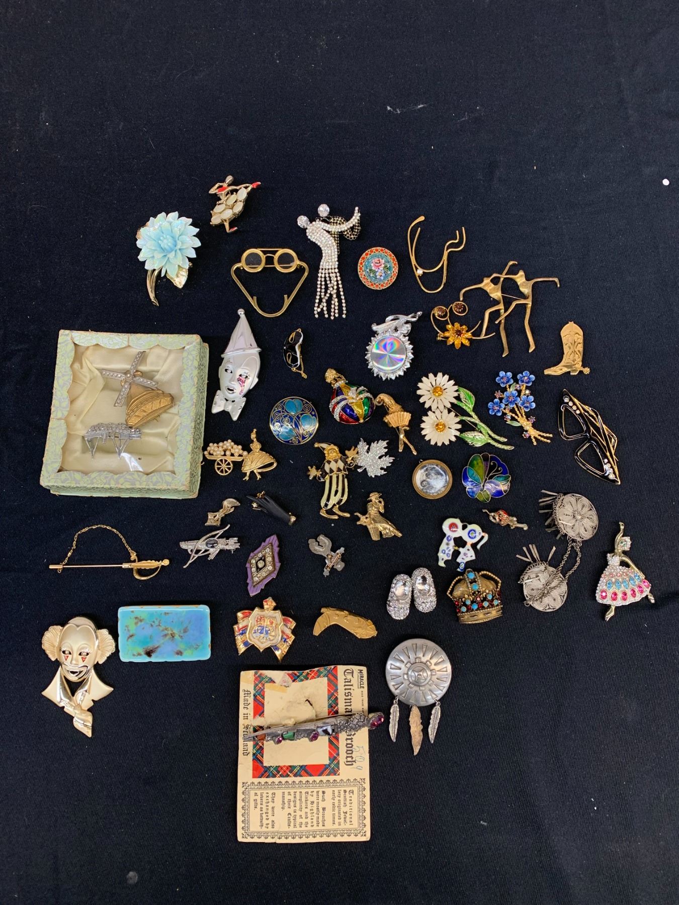 Unique Collection of Vintage Brooches