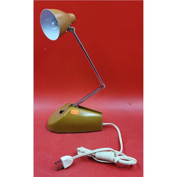 MCM Kingsley Corp. King Lite Folding Lamp
