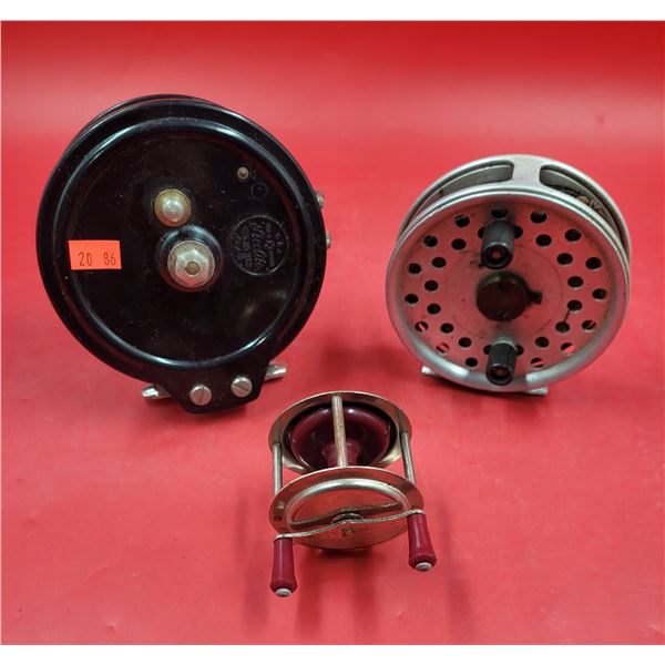 3 VTG Fishing Reels