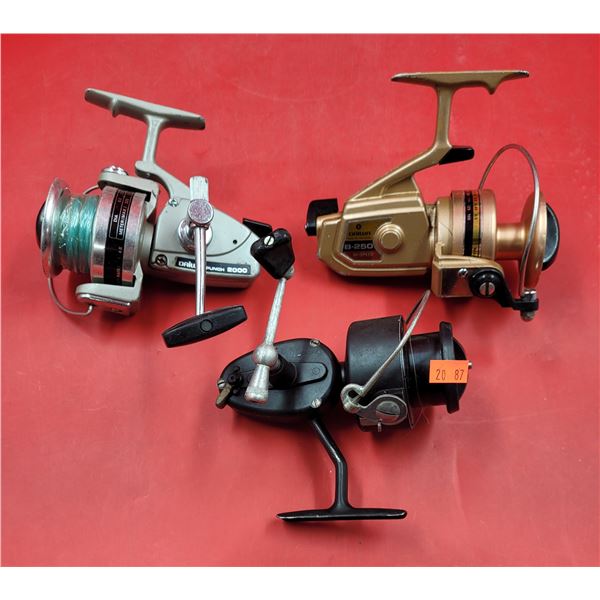 3 Fishing Reels (Daiwa, etc.)