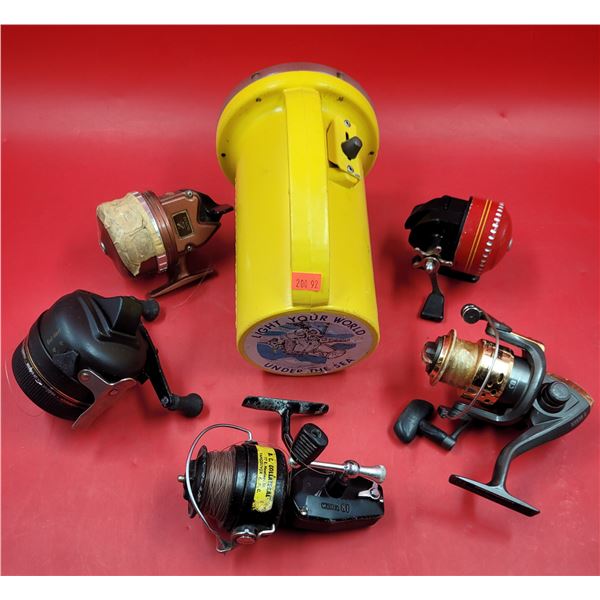 Lot of VTG Fishing Reels & Sport-Diver 150 Under The Sea Flashlight