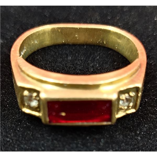 10 Kt. Gold Ring w/ Red Stone