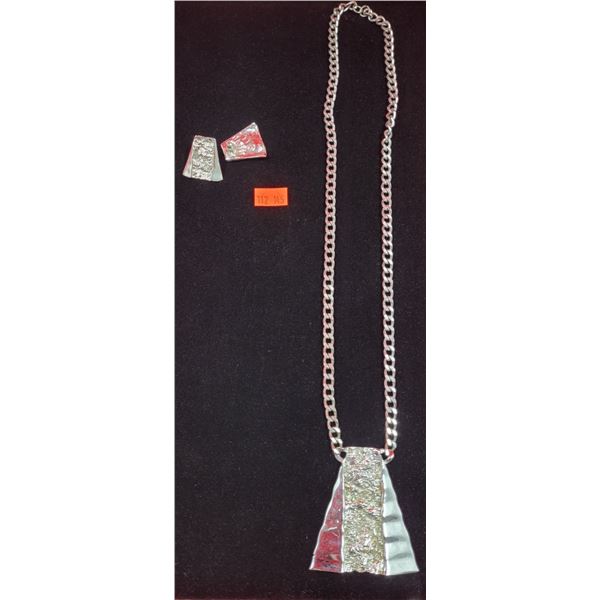 VTG Matching Earrings & Necklace