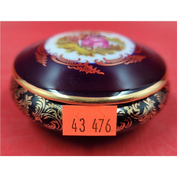 Limoges Castel Porcelain Trinket Box Made in France w/ 22K Gold Detailing