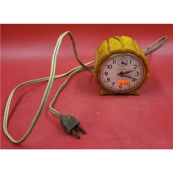 Ingraham Clock Co. Art Deco Bakelite Sentinel Clock