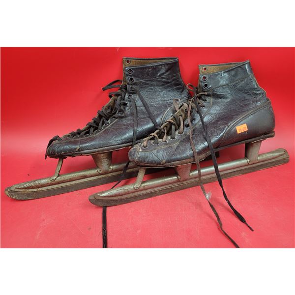 Antique Canada Cycle & Motor Co. Speeder Ice Skates