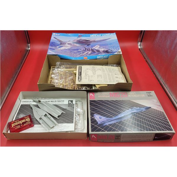 Unbuilt Hobby Craft MIG 29 Soviet Interceptor & Revell Mideast Conflict  F-16 Falcon Model Kits