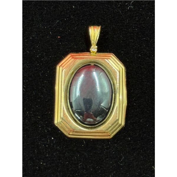 10k Gold Pendant With Black Center Stone