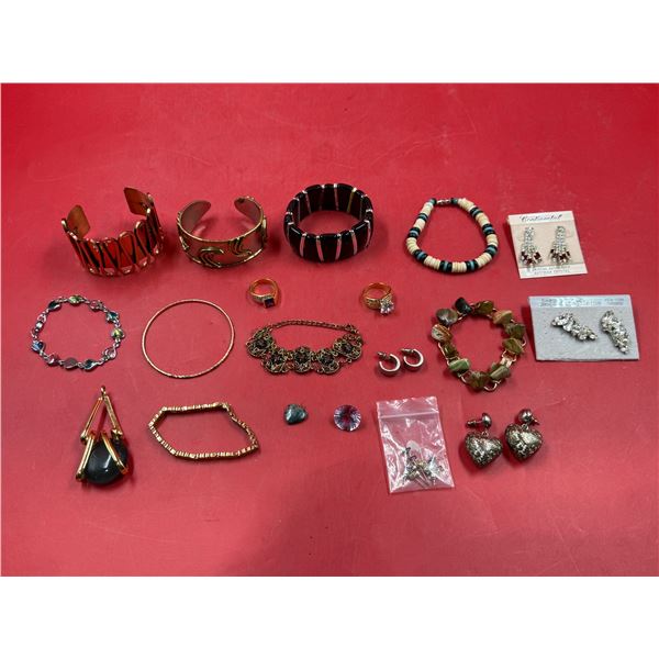 Vintage Jewllery: Bracelets, Earrings, Pendant, & Rings