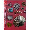 Image 5 : Vintage Pins & Brooches: Coca-Cola, "R", Bow, Starfish/Shell, & More