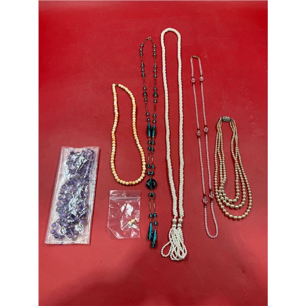Vintage Necklaces: 1x With Amethyst Details
