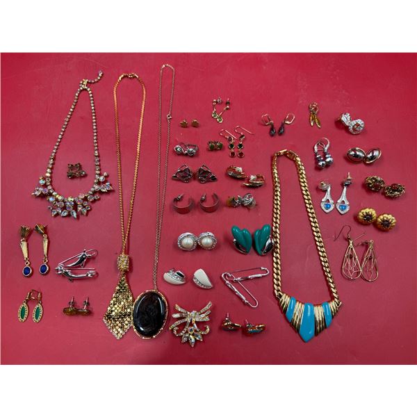 Vintage Necklaces & Earrings
